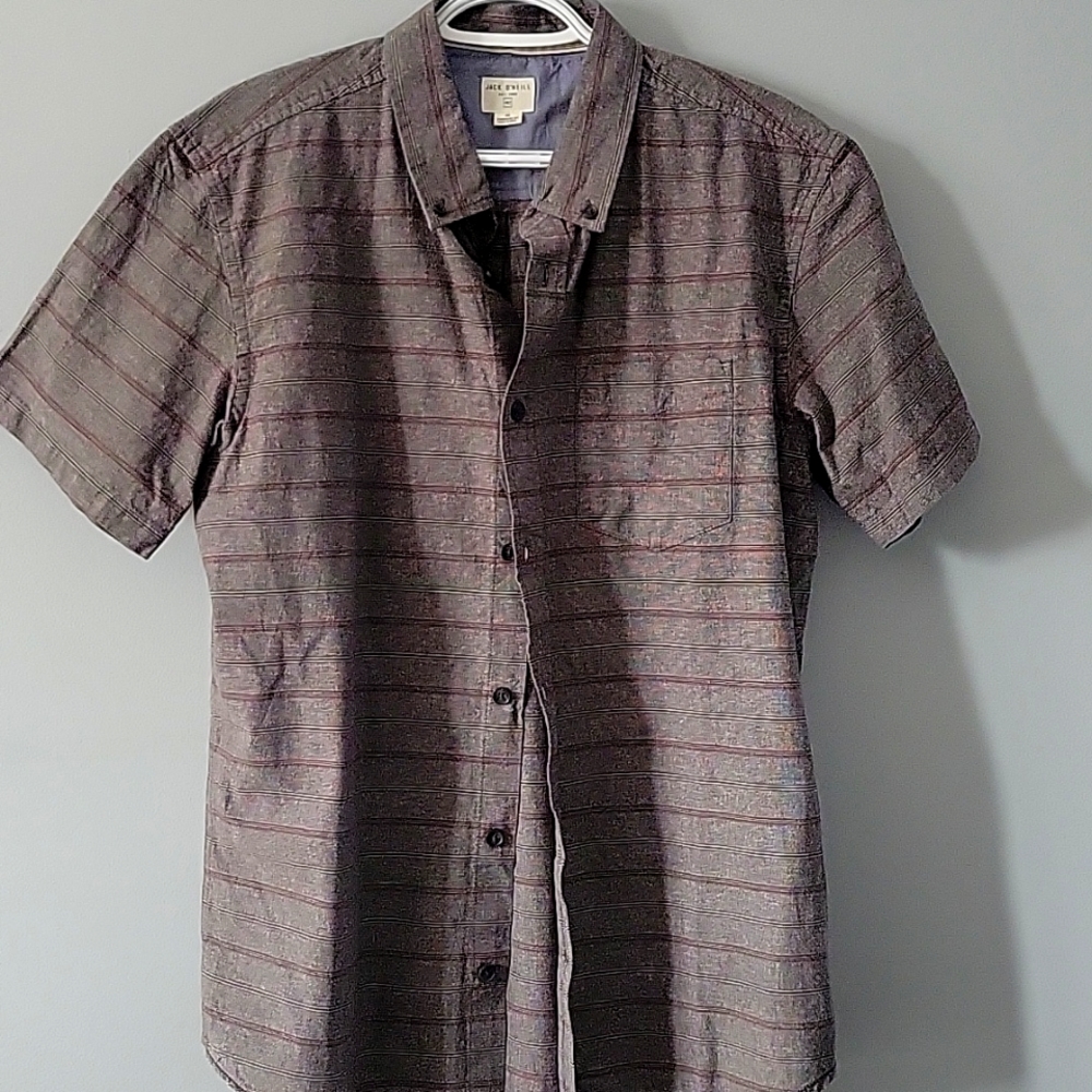 Jack O'Neill med short sleeve button shirt.